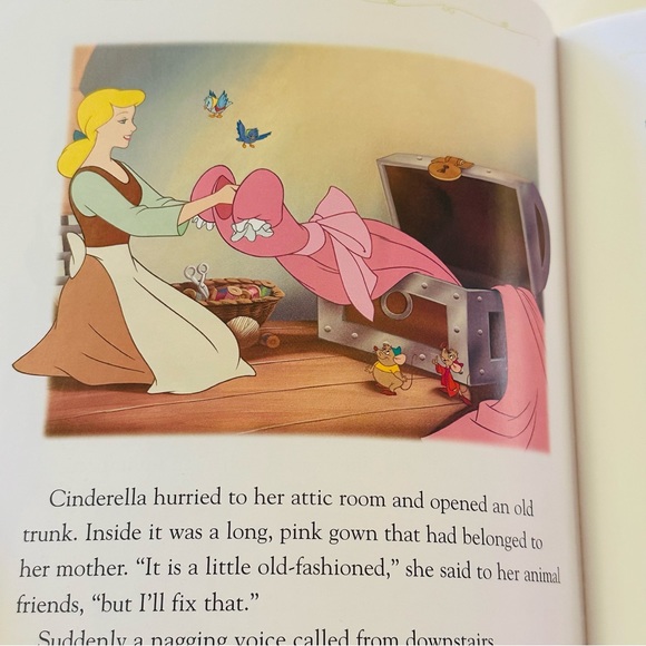 Walt Disney’s Cinderella & Beauty And The Beast Flip Book Paperback 2 Books In 1 - Picture 4 of 9